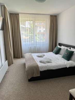 MonarX Suites